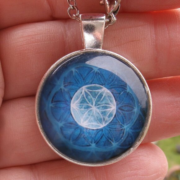 Flower of Life Design Glass Cabochon Pendant Necklace - Picture 13 of 13